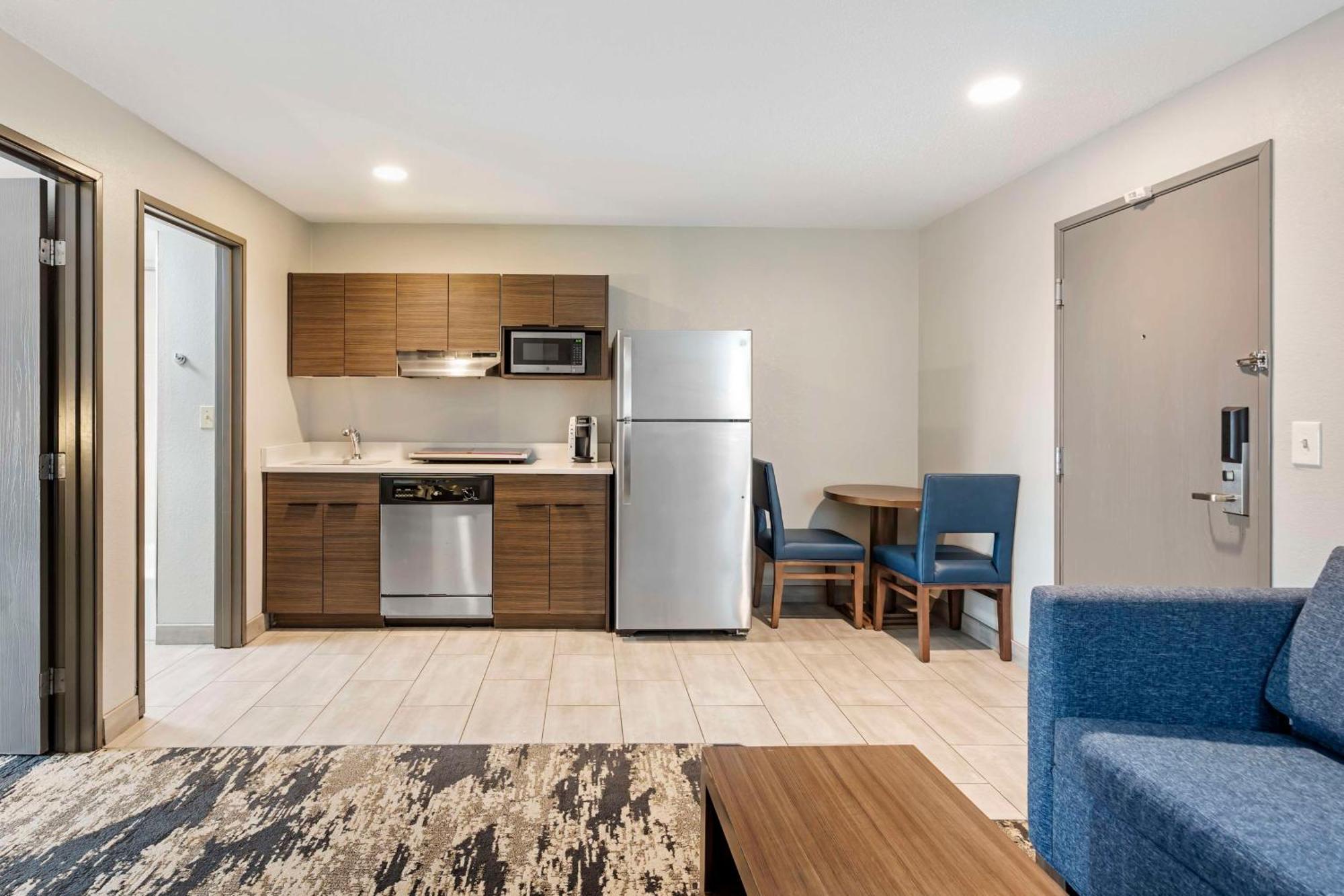 Best Western Plus Bourbonnais Hotel & Suites Buitenkant foto