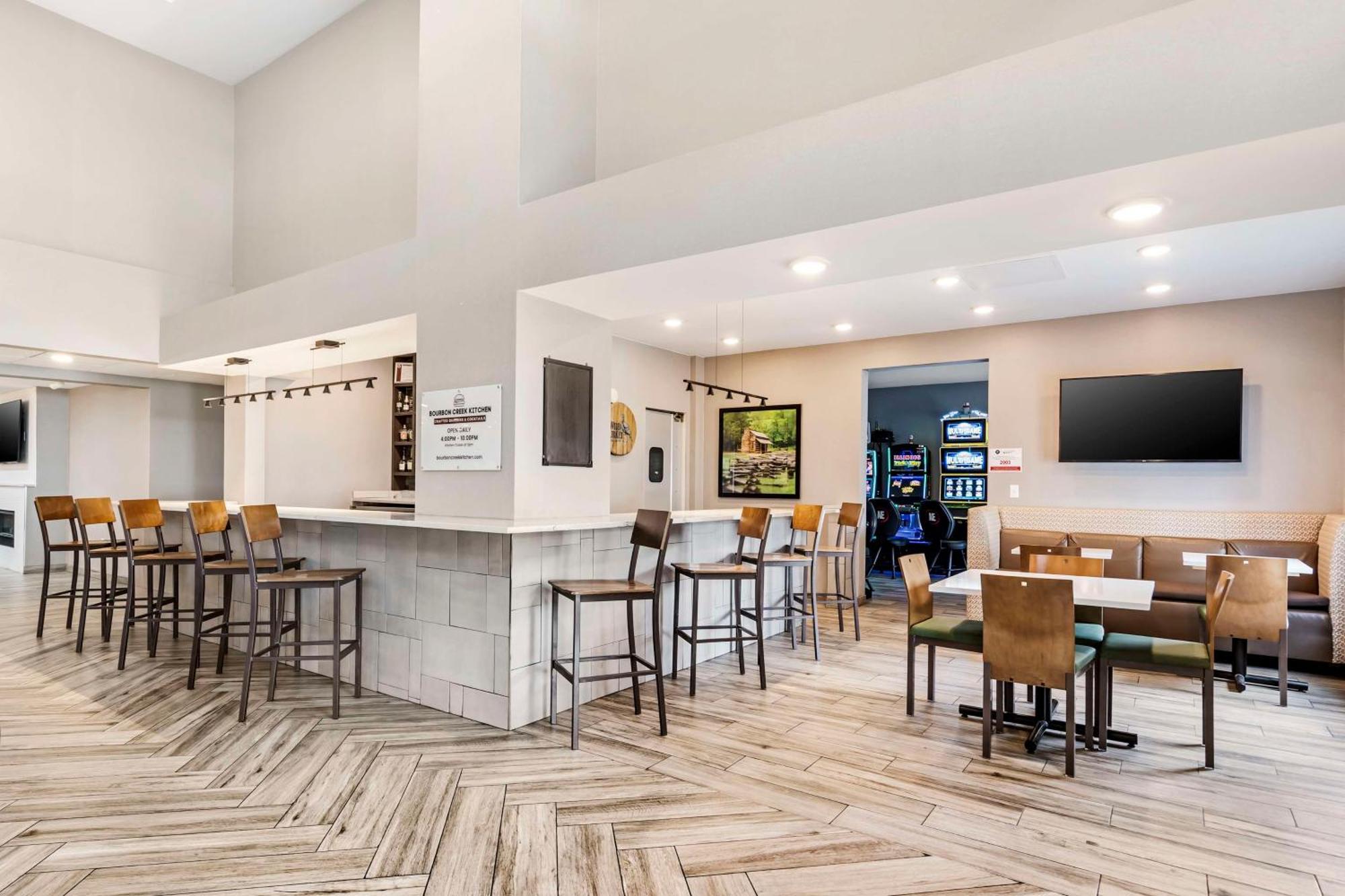 Best Western Plus Bourbonnais Hotel & Suites Buitenkant foto