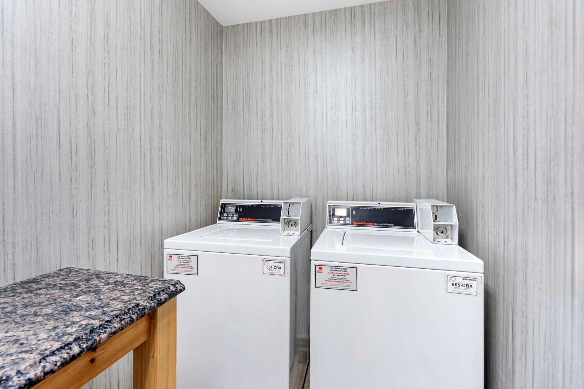 Best Western Plus Bourbonnais Hotel & Suites Buitenkant foto