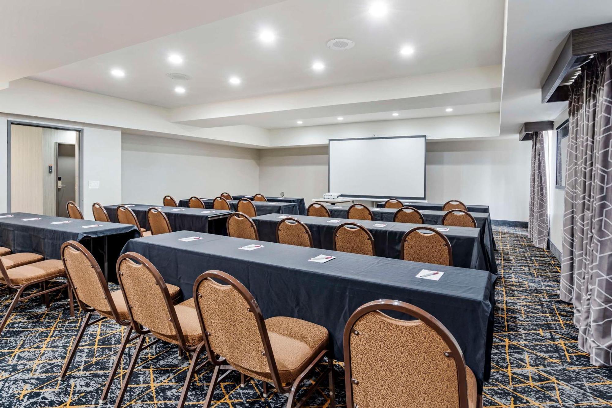 Best Western Plus Bourbonnais Hotel & Suites Buitenkant foto